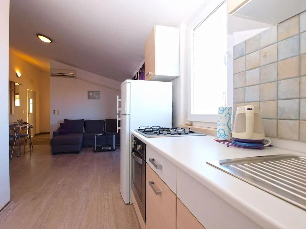 Apartment 1496