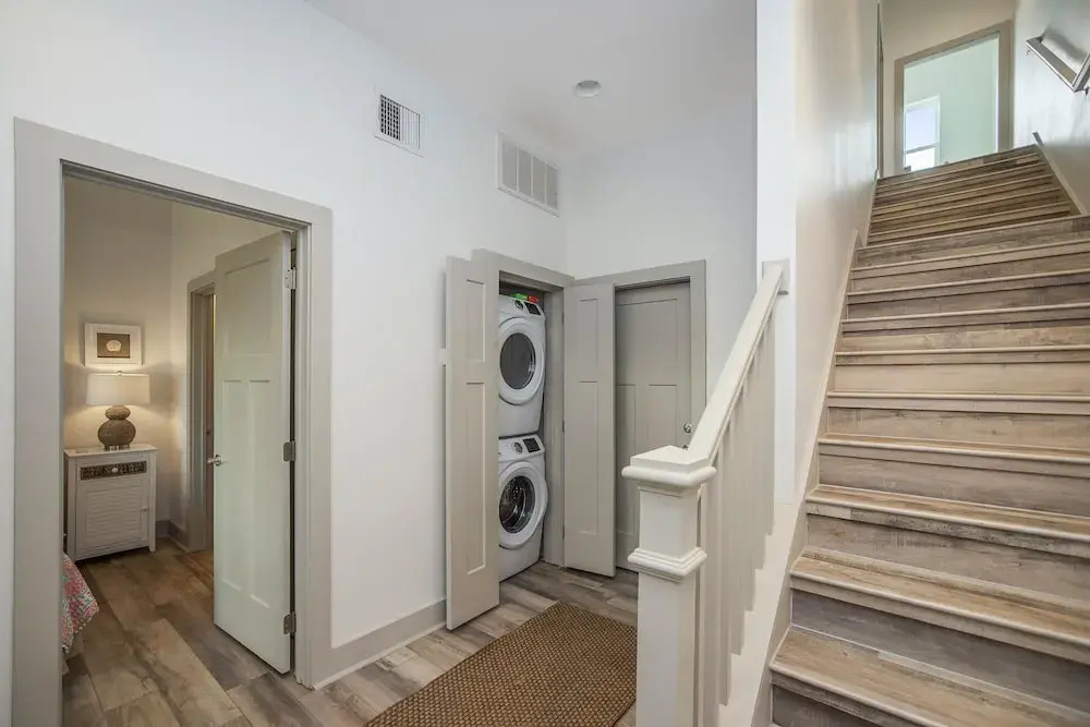 Marina Del Bell - Elevator! Boat Slip for Rent!