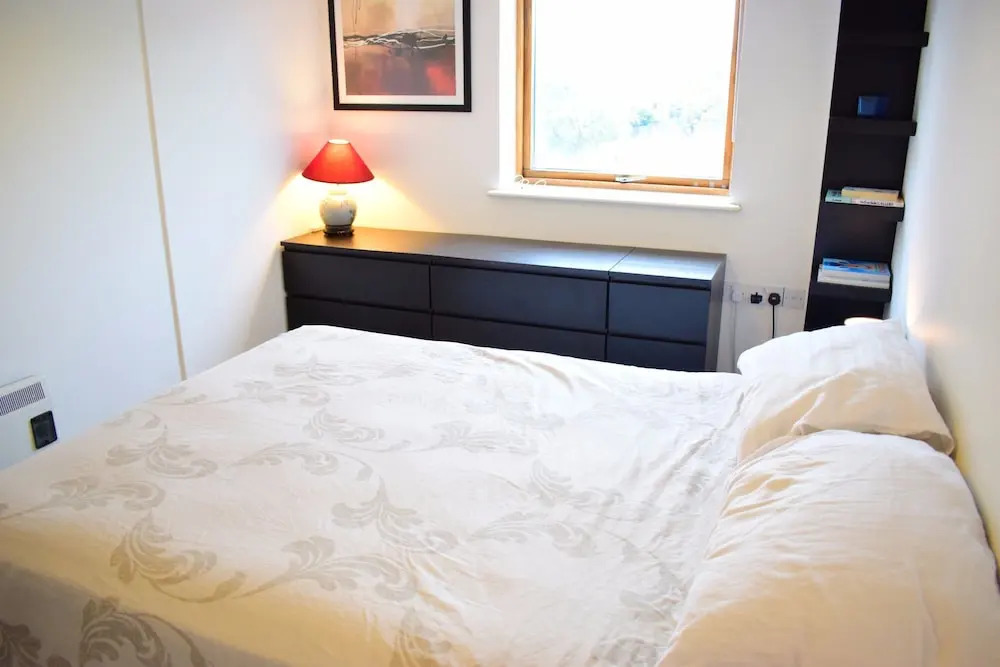 1 Bedroom Apartment In Greater London