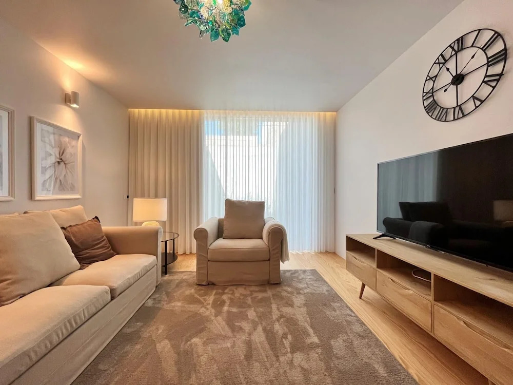 Nomad s Lux - 2bdr Almada Private Porto