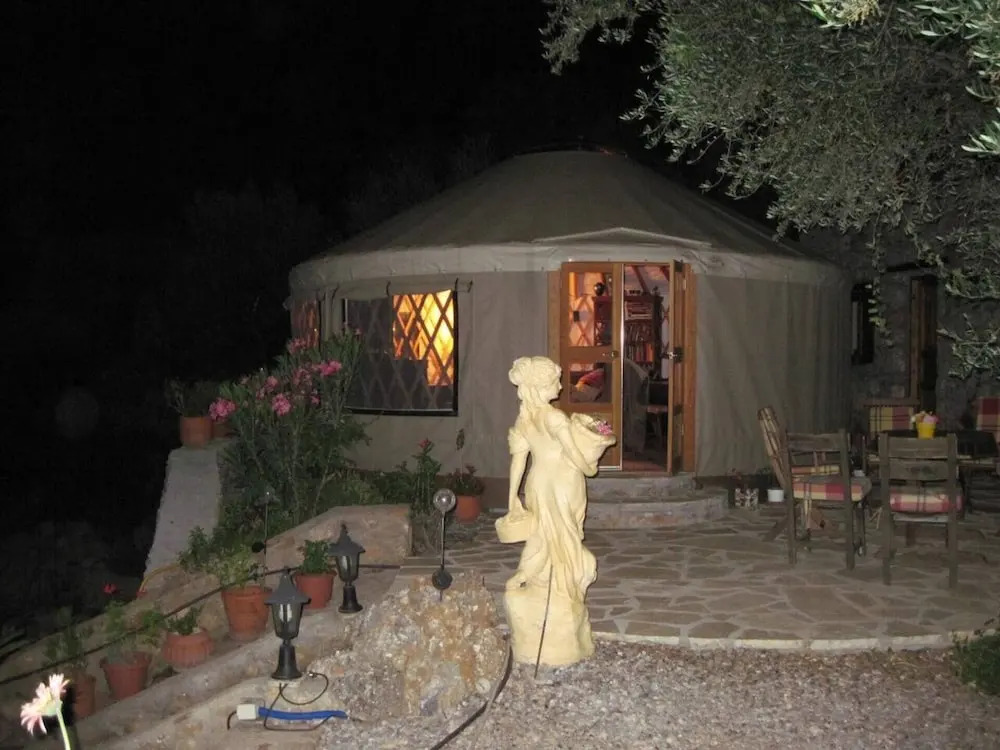 1-bed Yurt in Megali Mantinia With Sea Views!