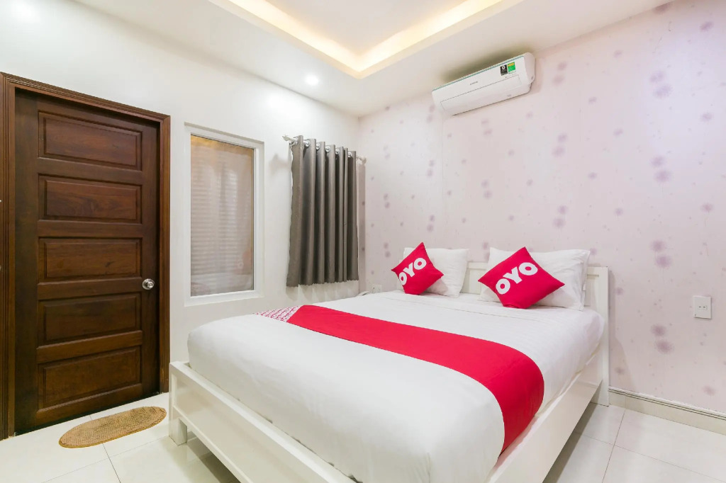OYO 652 Monaco Hotel (Vaccinated Staff)