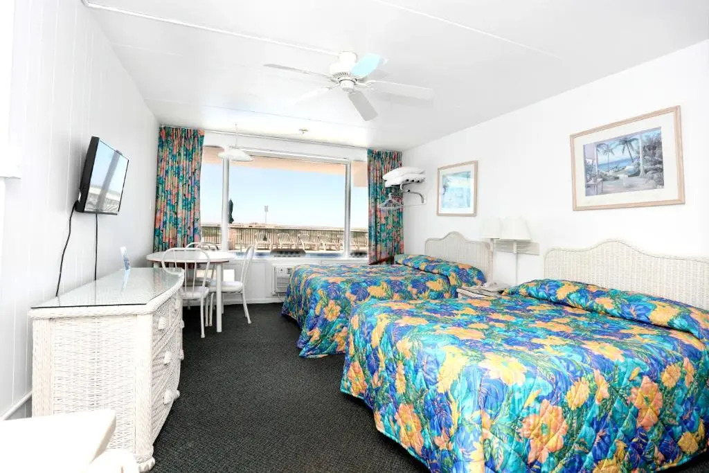 Commander by the Sea Motel