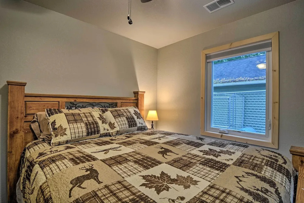 Pet-friendly Petoskey Area Cabin, Walk to River!