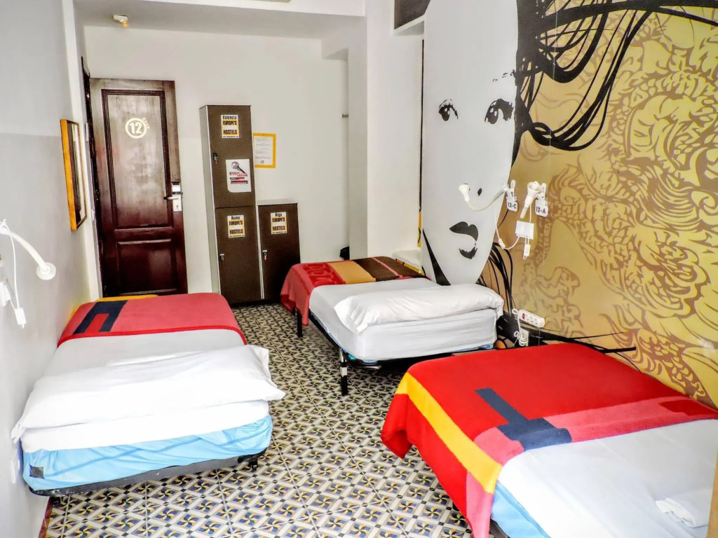 Home Youth Hostel by Feetup Hostels