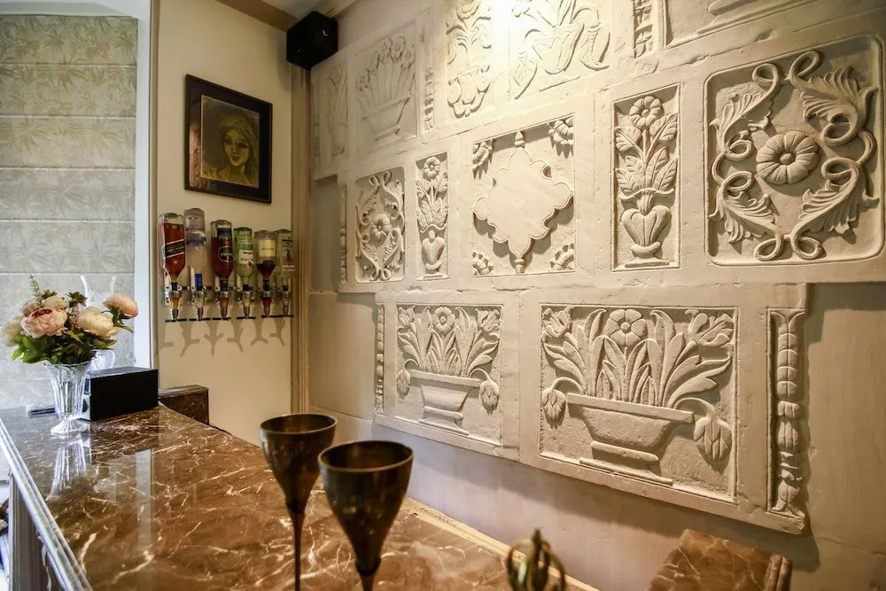Heritage inn