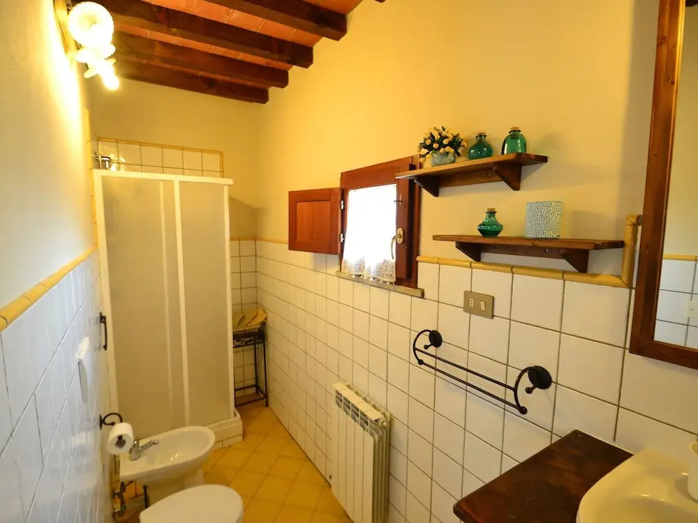 Delightful Holiday Home With Garden, Pool, Heating, Parking
