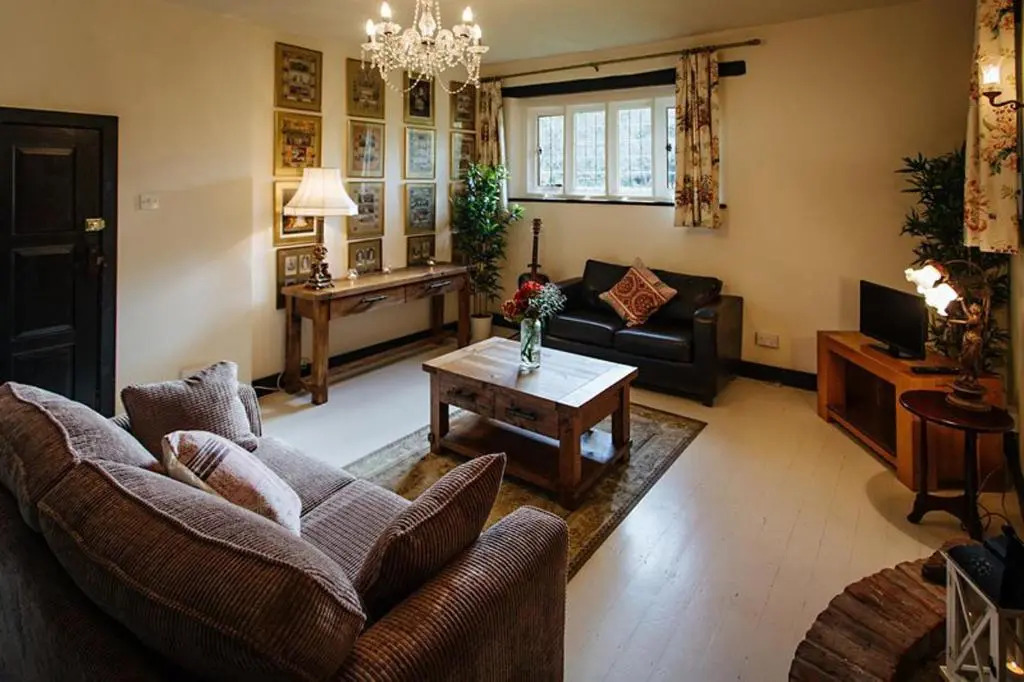 Elizabethan Manor House - Sleeps 2-4 - Parking