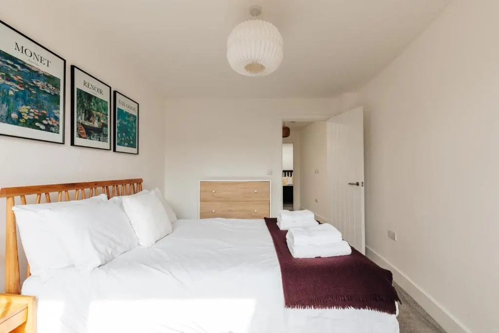 Redland Stay In Bespoke Home 2 of 2