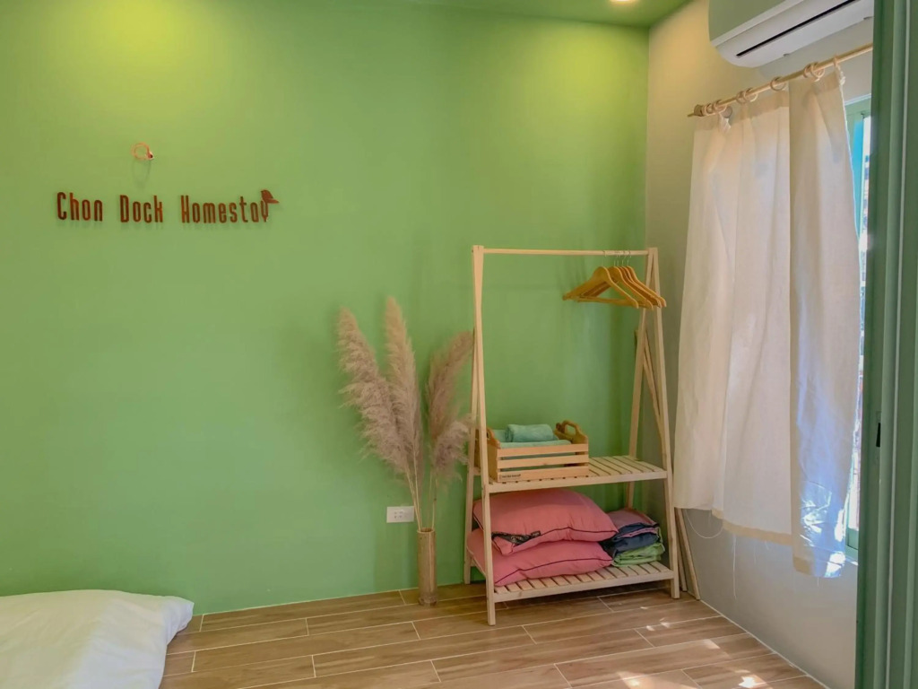 Chons Dock Homestay & House Lease - Outdoor Pool & Chill Vibes