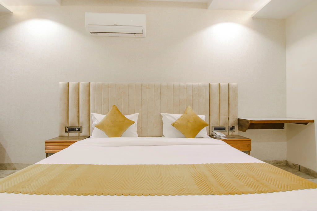 FabHotel Prime the Eminence