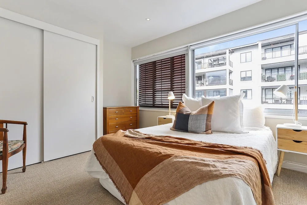 Wondrously Spacious 2 bdrm in Fantastic Location by Urban Butler