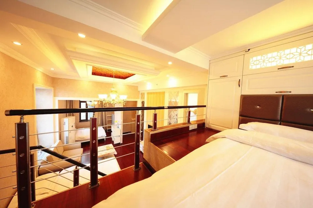 Nanchang Honggutan Baroque Apartment