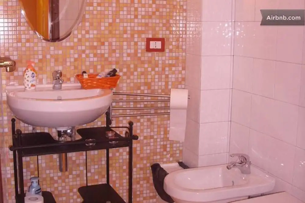 Bed in Art - Termini - Coliseum Apartments for Rent in Rome