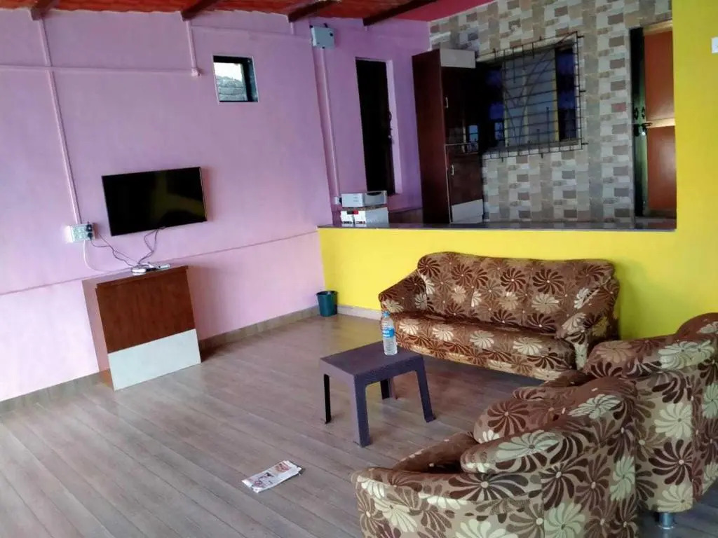 OYO HOME 91635 Hotel Pawana 5 Point