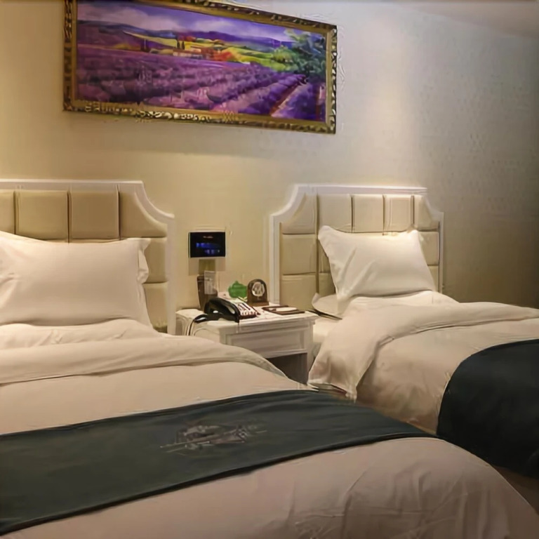 Yiju Hotel (Daming Palace West Subway Station)