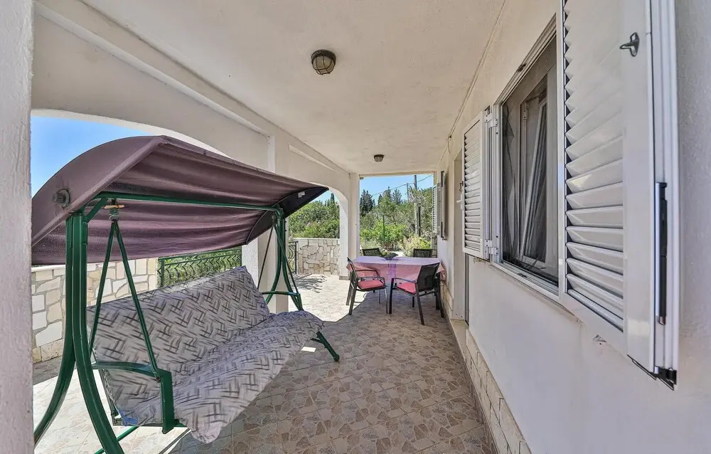 Nice Home in Drvenik Mali With Wifi and 2 Bedrooms