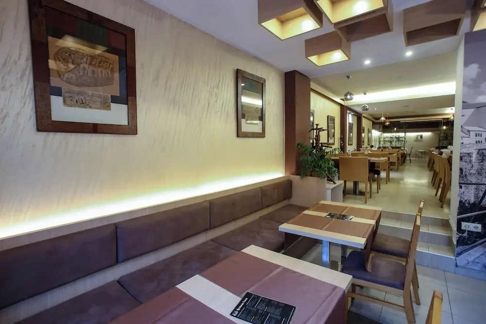 Hotel Emen