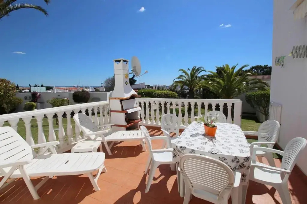 Appt With Large Terrace And Pool - Porches
