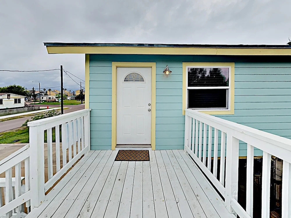 Deckhouse - Two Bedroom Home