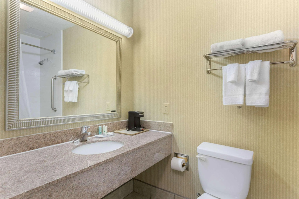Quality Inn & Suites Oceanside Near Camp Pendleton