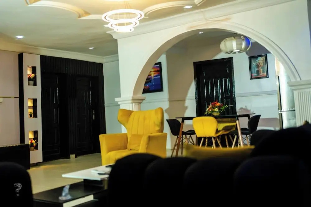 2 Bedroom Luxury Apartment With Pool -24hrs Power -ps4