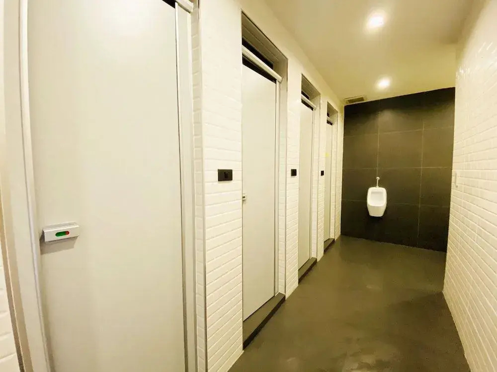 Patong Poshtel