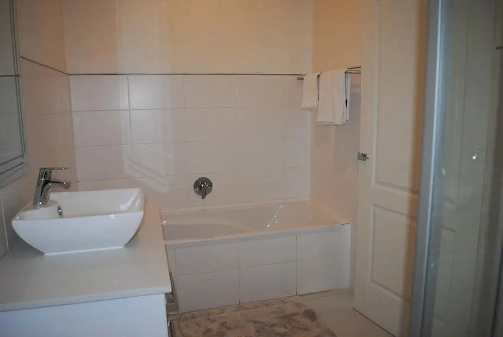 86 Edison Self Catering