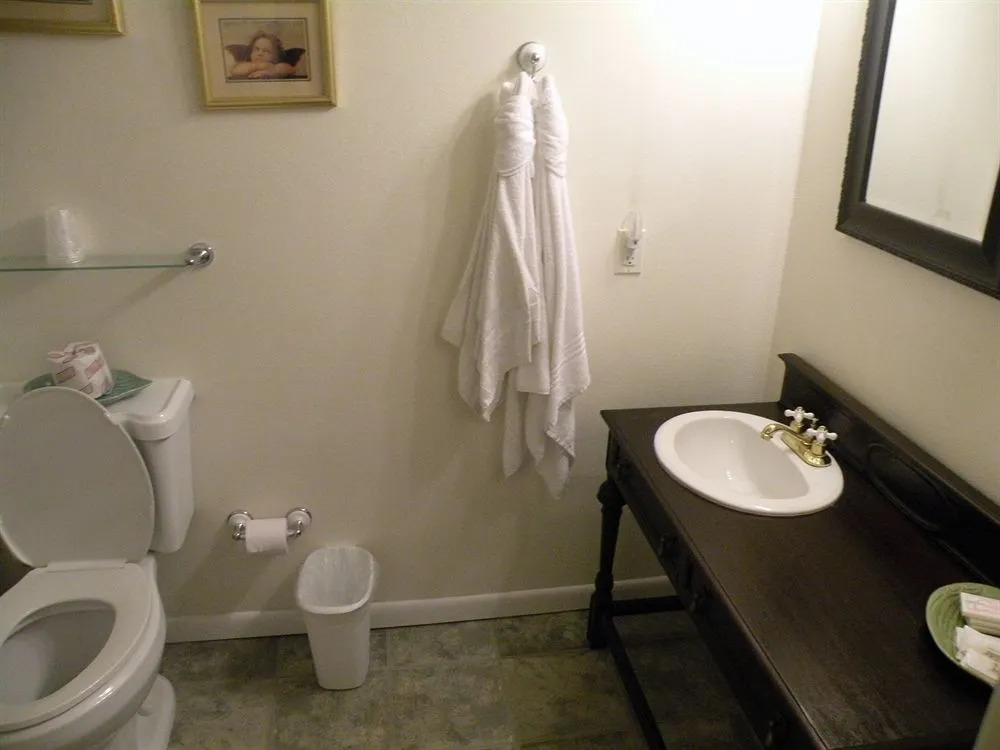 1876 Heritage Inn
