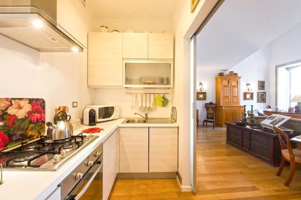 Charming Apartment in the City Center by Wonderful Italy