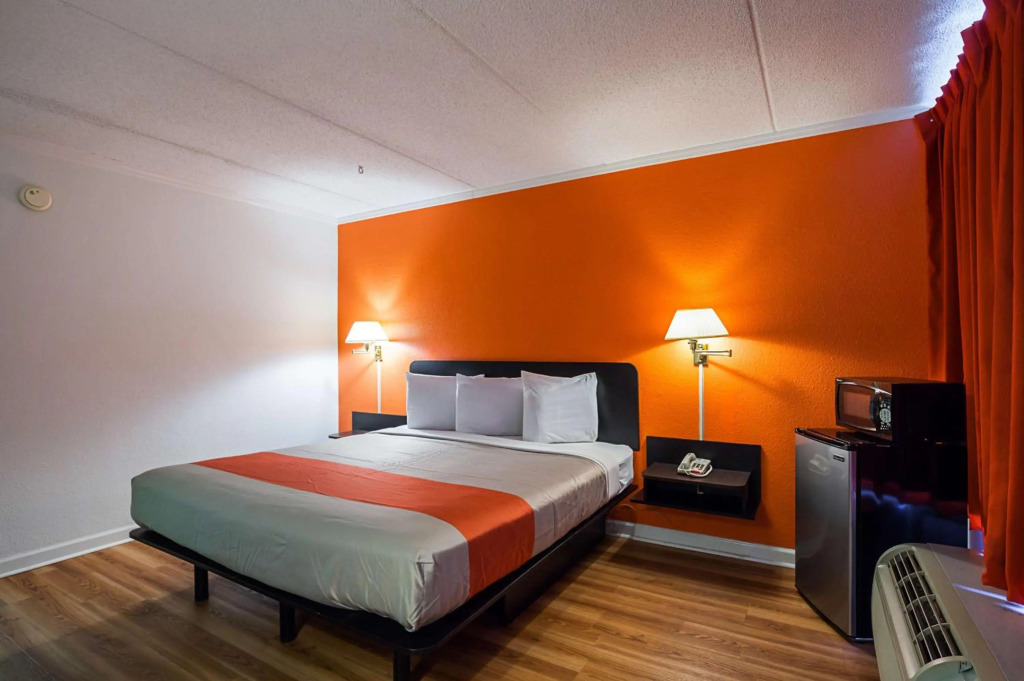 Motel 6-Tifton, GA