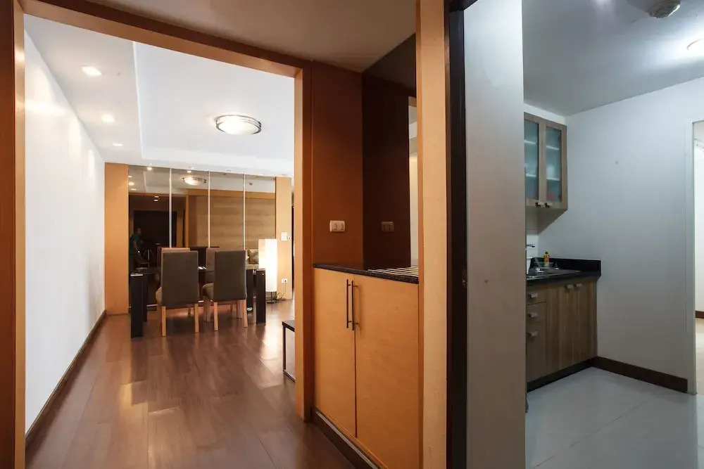 3A - 2 Bedroom Downtown Apartment With Shared Pool