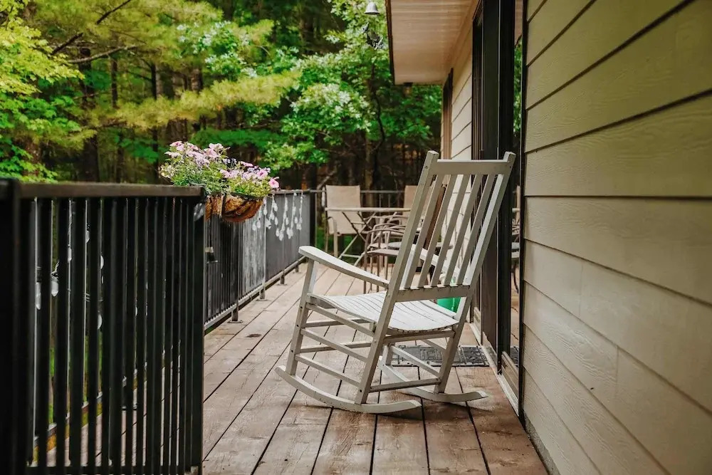 Brandy Bay Hideaway: Pet Friendly Retreat