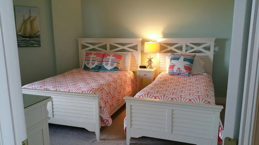 Dimucci TT 402 2 Bedrooms 2 Bathrooms Condo