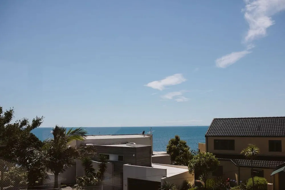 WOW On Weymouth - Prime Inner City Location