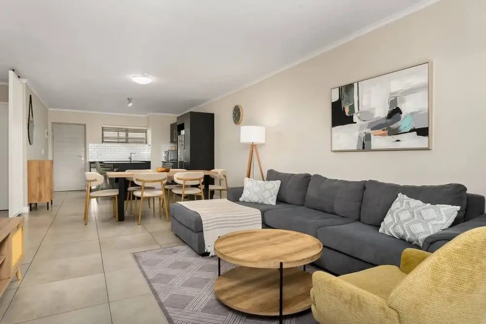 Modern 2 Bed Century City Apartment, Pool + Braai