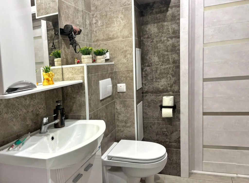CrystalRentals (КристалРенталс) на улице Валентины Трофимовой 8
