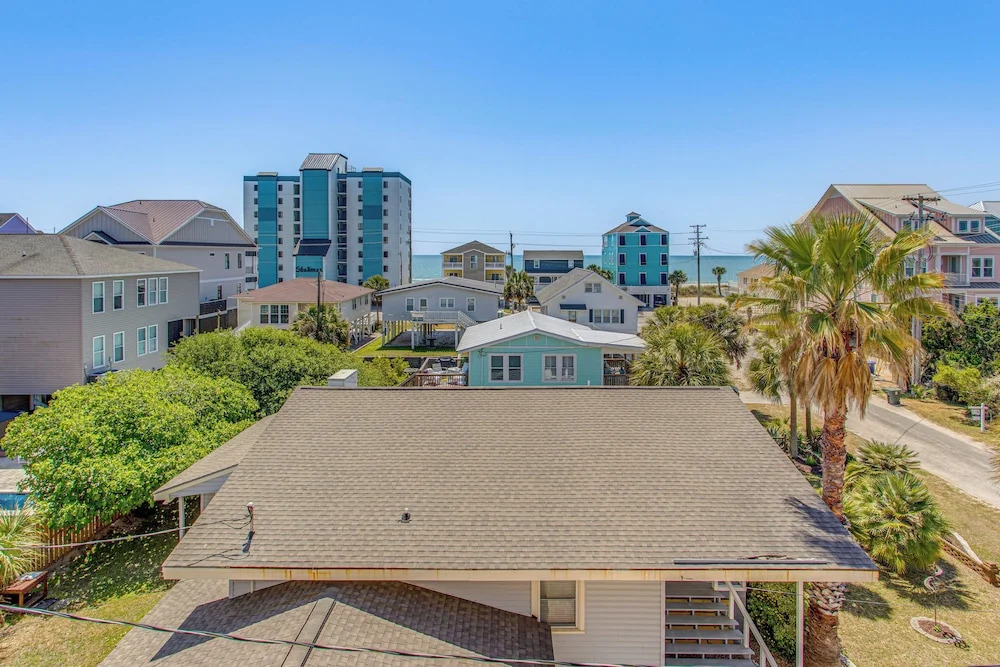 Walk to Beach! North Myrtle Beach Condo w/ Balcony
