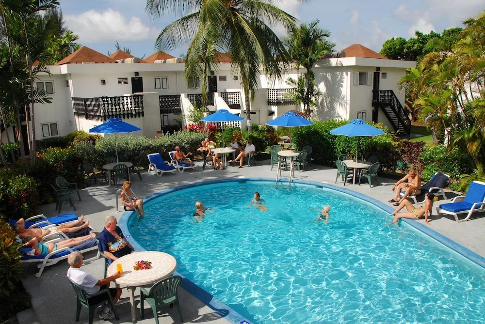 Rockley Golf Club, Pool, Tennis, Golf, Bar & Restaurant!