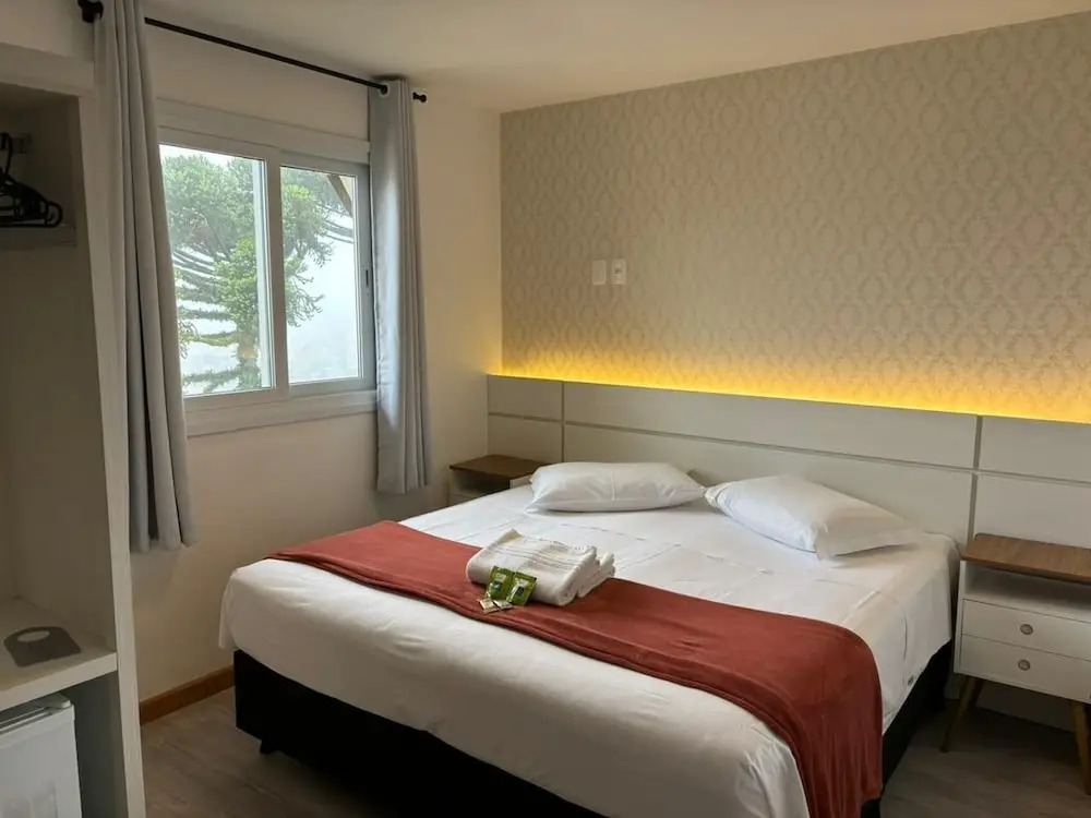 Hotel Golden Hills