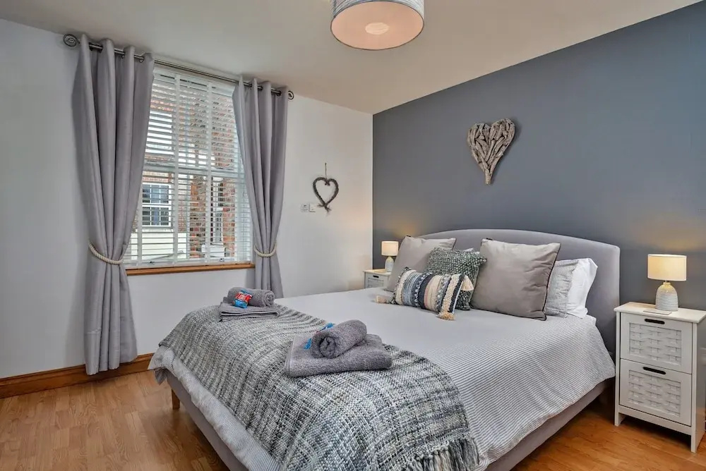 Apartment in Whitby Near Whalebone Arch