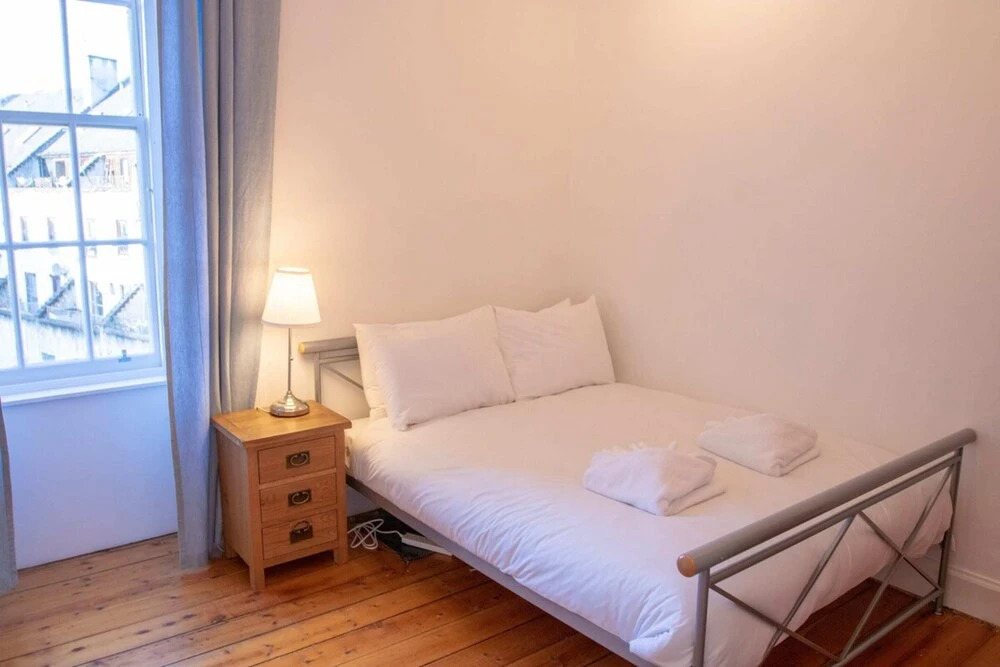 2 Bedroom Property Near Old Town