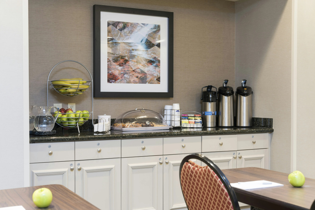 Hampton Inn & Suites Hartford-Manchester