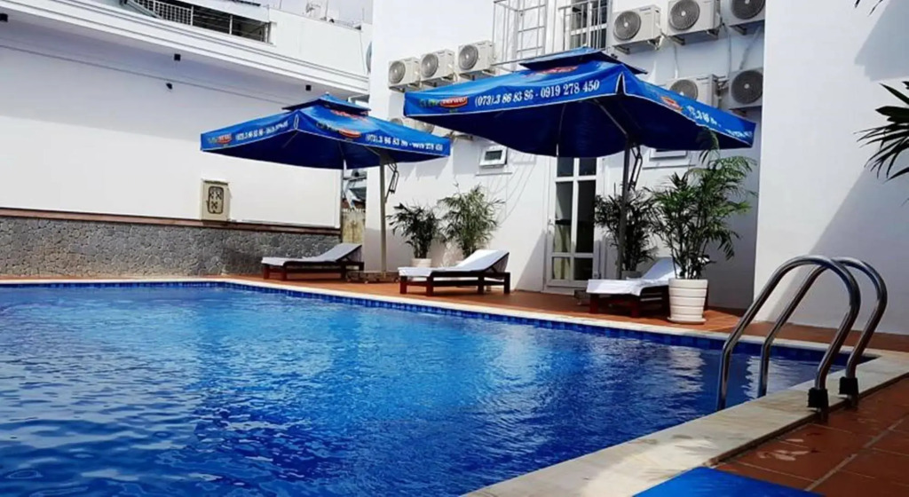 Thi Long Phụng Hotel