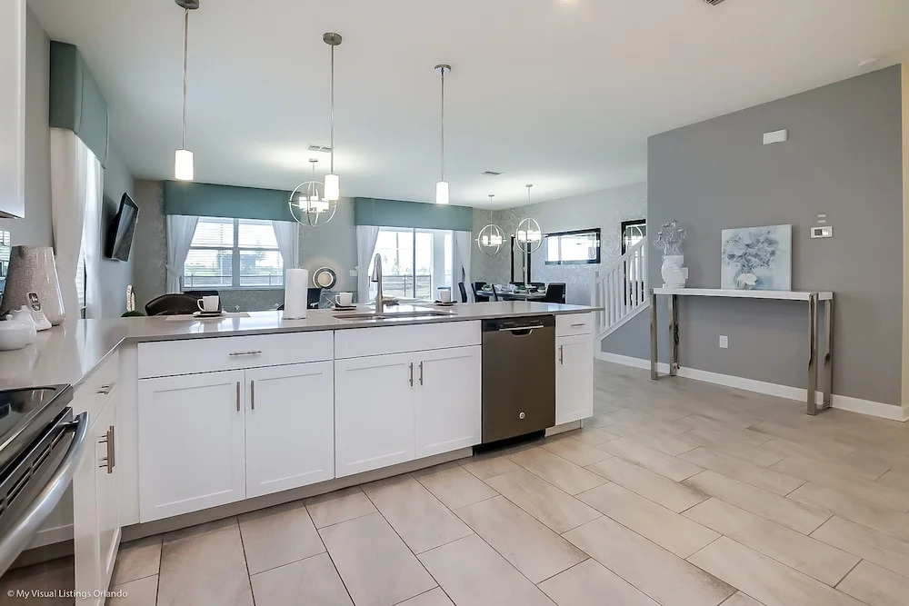 8915 Stinger Drive