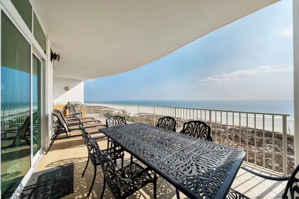 Turquoise Place 405C