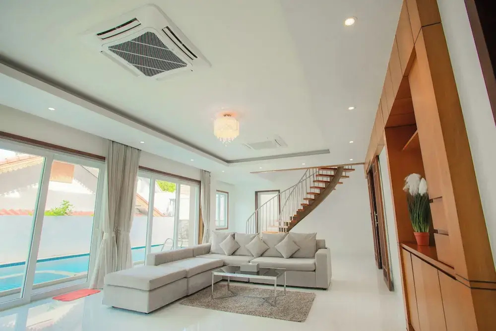 Nee Pool Villa