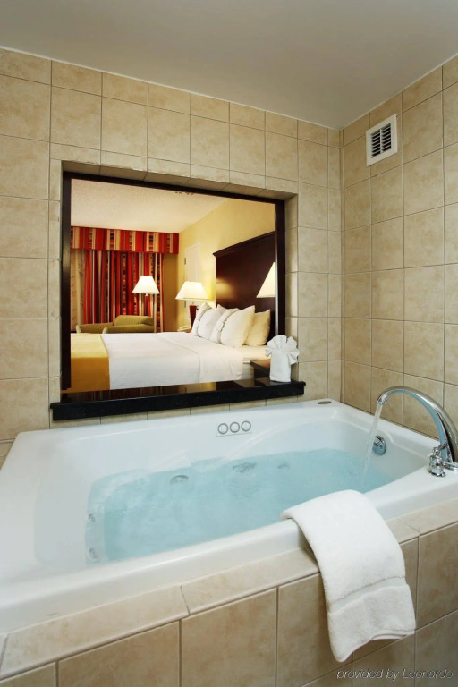 Holiday Inn Asheville - Biltmore West by IHG