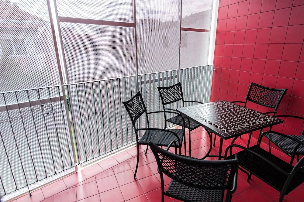 No5 Penthouse 2 Bedroom Apartment