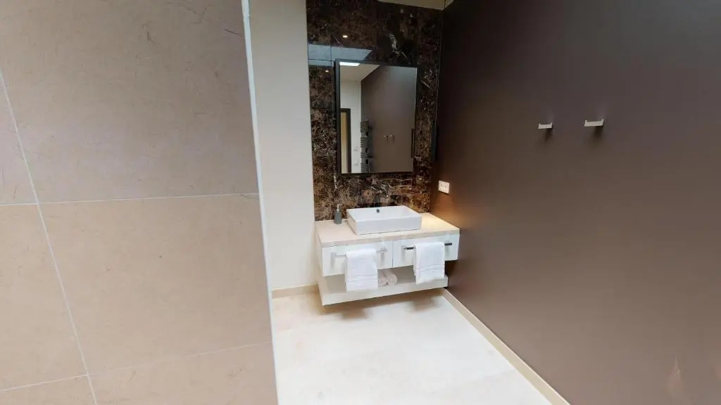 White Pearl Apartment 4.10